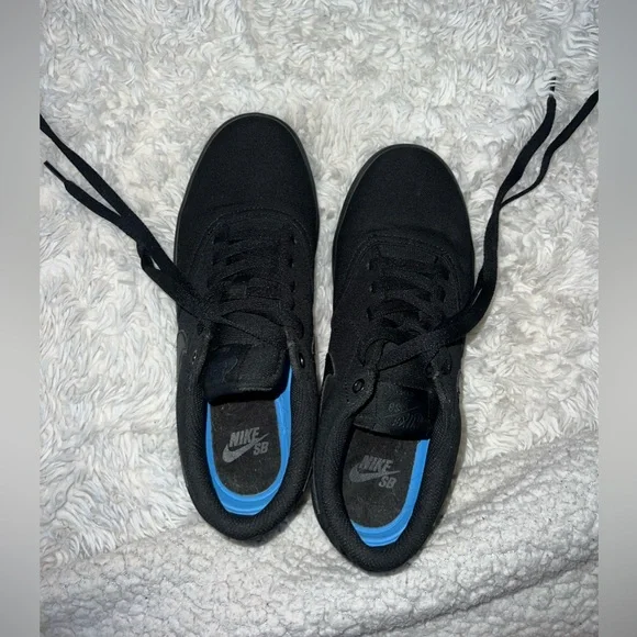 Nike Women's Black Sneakers - Picture 2 of 5